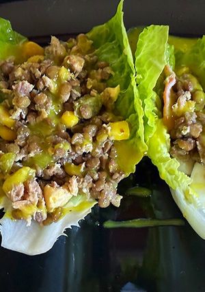 Una foto de Saam de ensalada de lentejas
