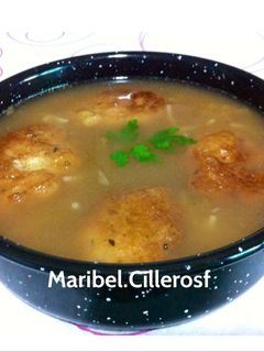 Una foto de Sopa de rellenos con fideos