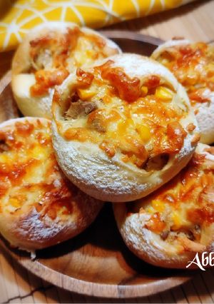 A picture of Corn and Tuna Salad Cheese Bread.
