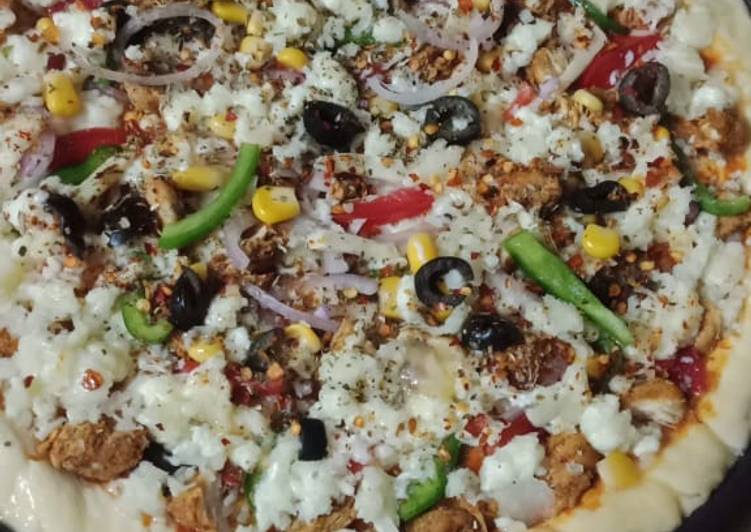 Chicken corn pizza