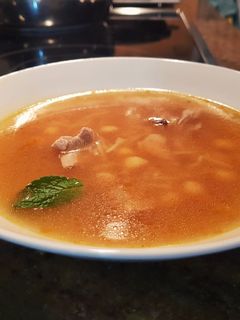 Una foto de Sopa de pollo con fideos Canaria olla normal y olla express