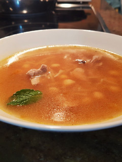 Una foto de Sopa de pollo con fideos Canaria olla normal y olla express
