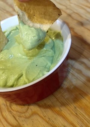 Una foto de Dip de aguacate en 2 Pasos