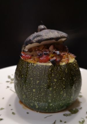 Una foto de Calabacines luna rellenos de carne y verduras
