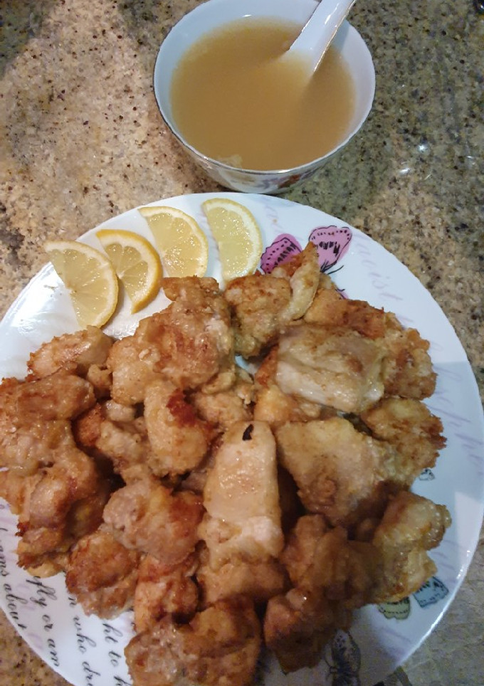 Una foto de Pollo al limón, estilo chino