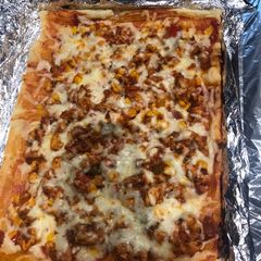 A picture of Fillo pastry pizza.