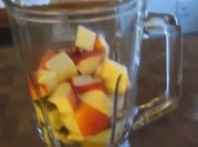 Una foto de licuado de nueces pera