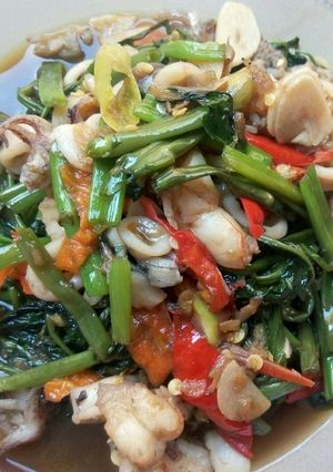 Foto resep Tumis Kangkung Seafood