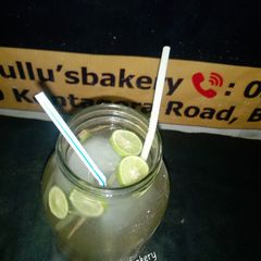 A picture of Fresh lemongrass cooler.