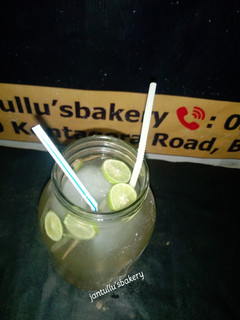 A picture of Fresh lemongrass cooler.