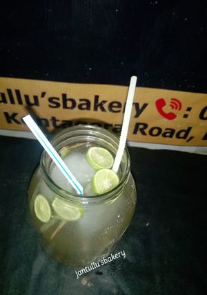 A picture of Fresh lemongrass cooler.