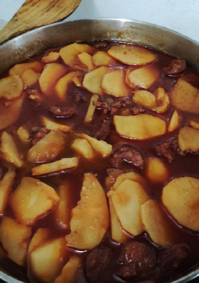 Una foto de Patatas "a la riojana"