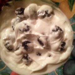 A picture of Blackberry Greek Yogurt.