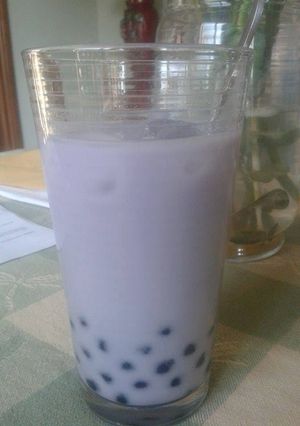A picture of Taro Bubble Tea.