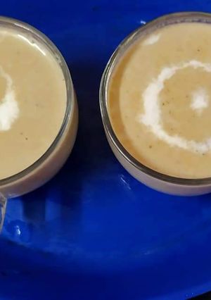A picture of Cream of mushroom soup.