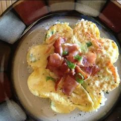 A picture of Flower shaped Tamagoyaki (omelet).