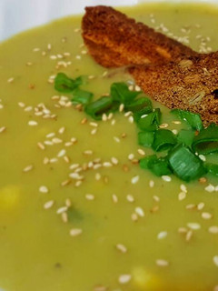 Una foto de Sopa Crema de Arvejas