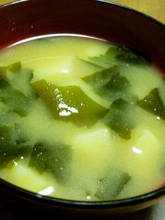 A picture of Potato and Seaweed Miso Soup.