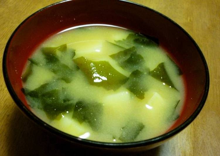 Recipe of Speedy Potato and Seaweed Miso Soup