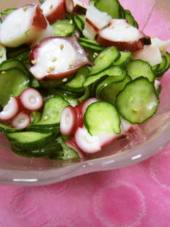 A picture of Octopus and Cucumber in Mildly Sour Vinegar.