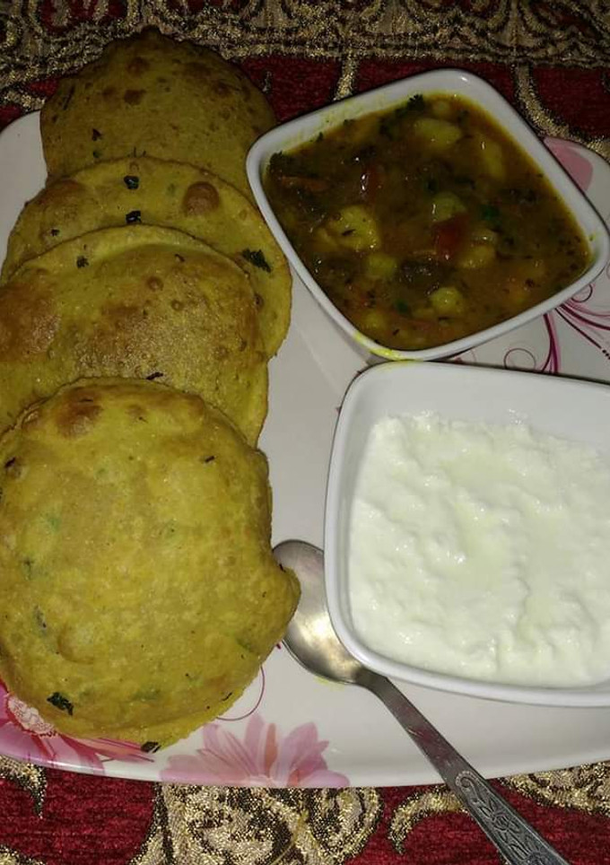 आलू की पूरी (Aloo ki puri recipe in Hindi) रेसिपी मुख्य फोटो