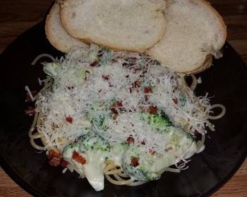 Easy Prepare Recipe Broccoli and Bacon Crumble Alfredo Very Delicious
