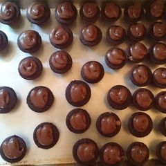 A picture of Chocolate cream cheese frosting.