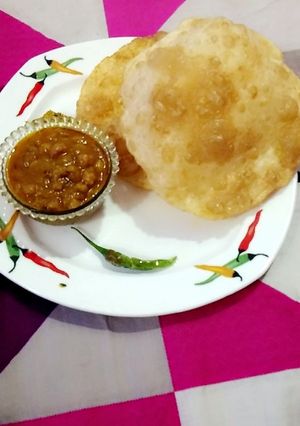 A picture of Chole Bhature.