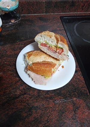 Foto principal de Bocadillo vegetal con pata asada y mayonesa