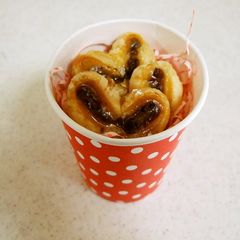 A picture of Easy Heart-Shaped Chocolate Pies.