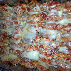 A picture of stuffed shells.