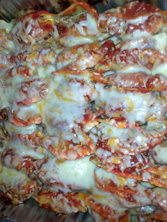 A picture of stuffed shells.
