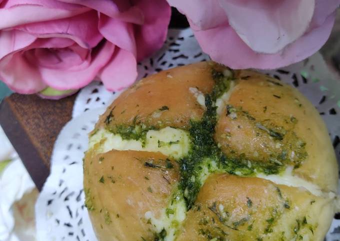 Korean garlic cream cheese bread