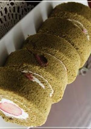A picture of Strawberry and Sakura Matcha Roll Cake for Girls' Day.