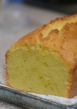 A picture of Sake Lees Pound Cake, a Variation of "Basic Pound Cake".