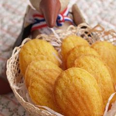 A picture of Carrot Madeleines.