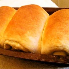 A picture of Easy Homemade Bread Loaf Made in a 100 Yen Poundcake Pan.