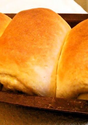 A picture of Easy Homemade Bread Loaf Made in a 100 Yen Poundcake Pan.