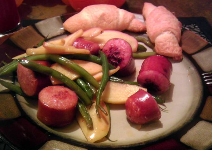 Recipe of Ultimate Beer glazed sausage and apples
