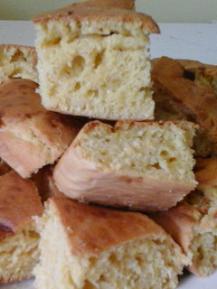 A picture of Irmgards Cheesy Cornbread.