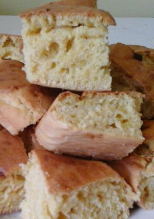 A picture of Irmgards Cheesy Cornbread.