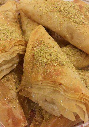صورة لوصفة طريقة عمل وربات بالقشطة برقائق البقلاوة الجاهزة