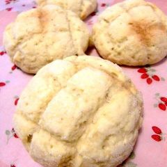 A picture of Everyone Loves This Melon Bread.