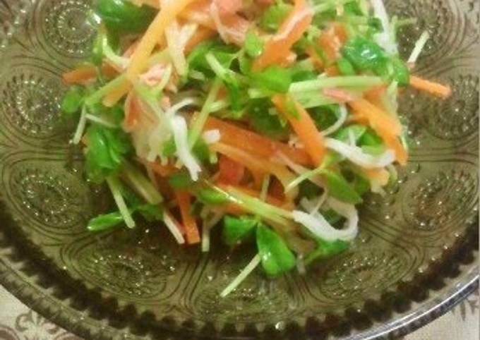 Pea Sprout &amp; Carrot Salad