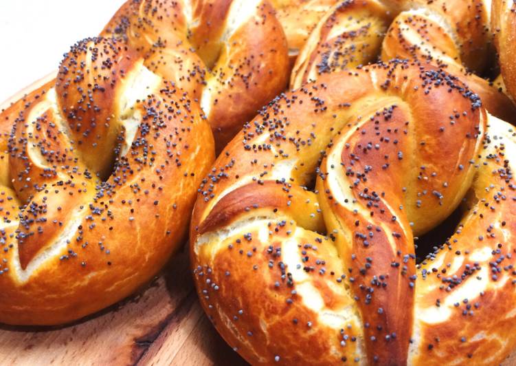      👍😊   Pretzel ☕   