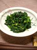Aromatic Chrysanthemum Leaves with Garlic