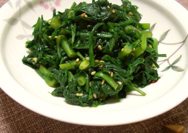 Step-by-Step Guide to Make Quick Aromatic Chrysanthemum Leaves with Garlic