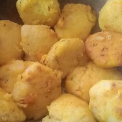 Chapati sujii balls A picture of Chapati sujii balls.