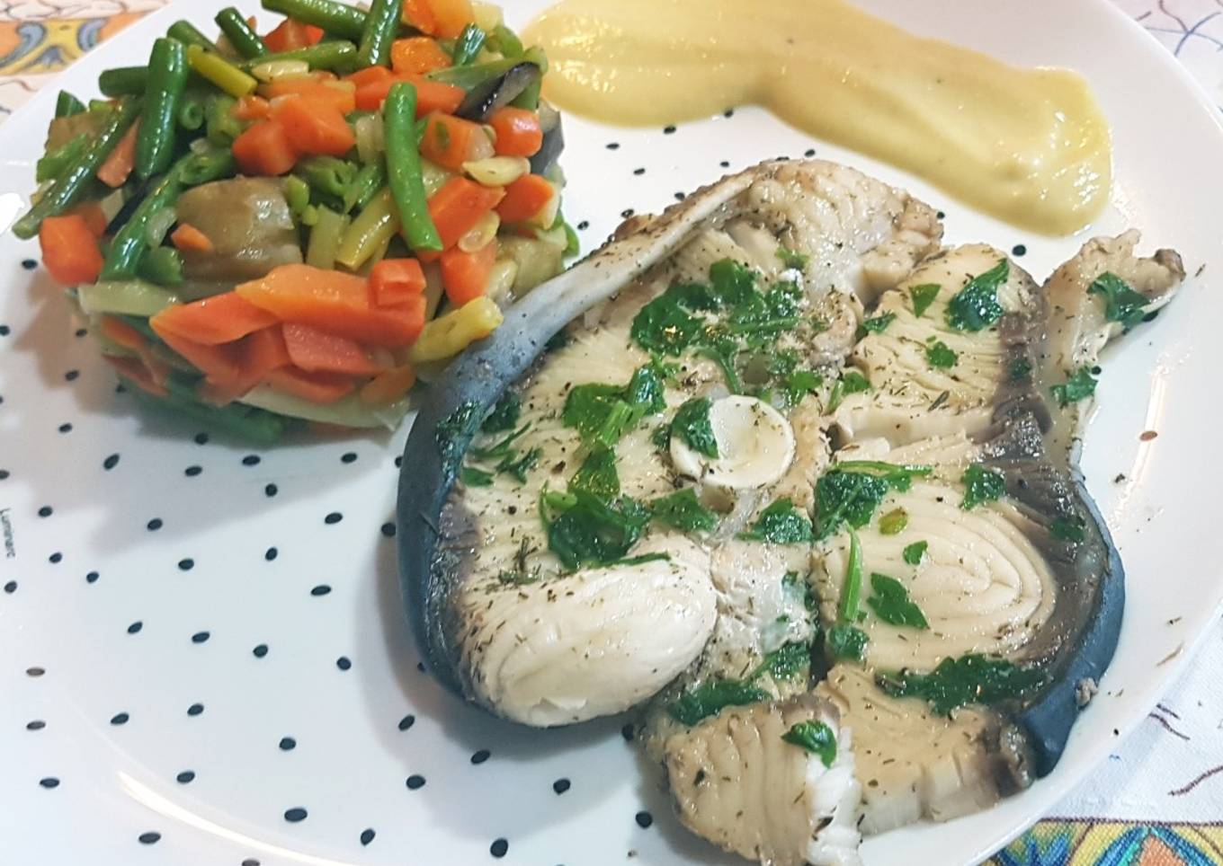 Tintorera macerada en papillote en estuche Lékué