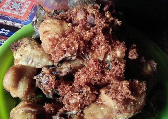 Ayam goreng serundeng